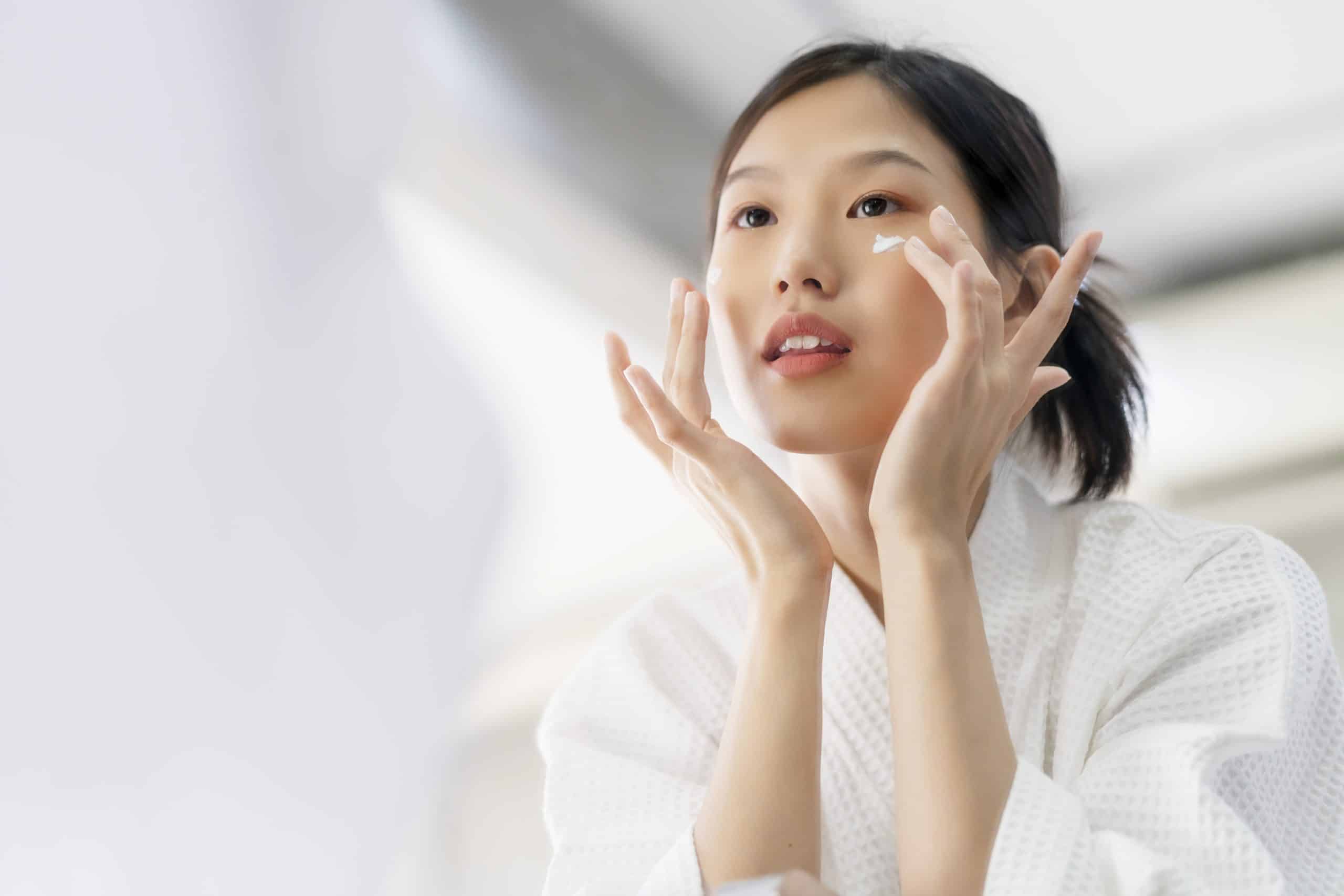 Top Non-Surgical Anti-Aging Treatments in Abu Dhabi for Youthful Skin
